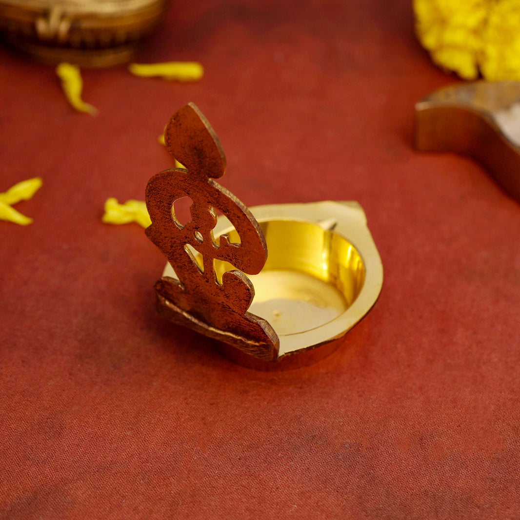 ஓம் முருகர் விளக்கு  Om Vel Diya in Brass